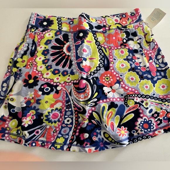 T BY TALBOT. SIZE MP. FLORAL PATTERNED SKORTS. - Picture 13 of 13